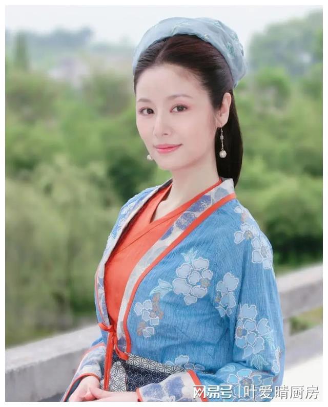 高的10位明星妻子哪位明星的老婆最漂亮ayx爱游戏体育网页版入口娱乐圈颜值最(图36)